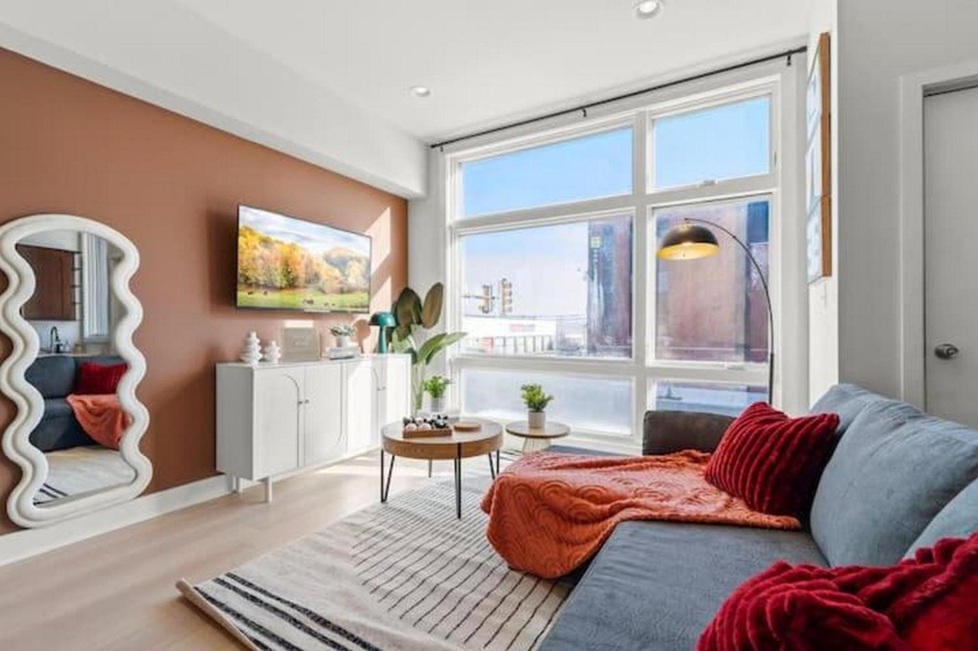 1br Near Metro - Walk To Met & Food - Free Parking